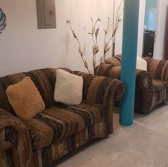 پانسیون Pat's Palace