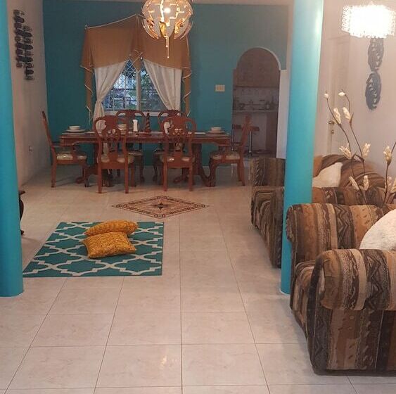 پانسیون Pat's Palace