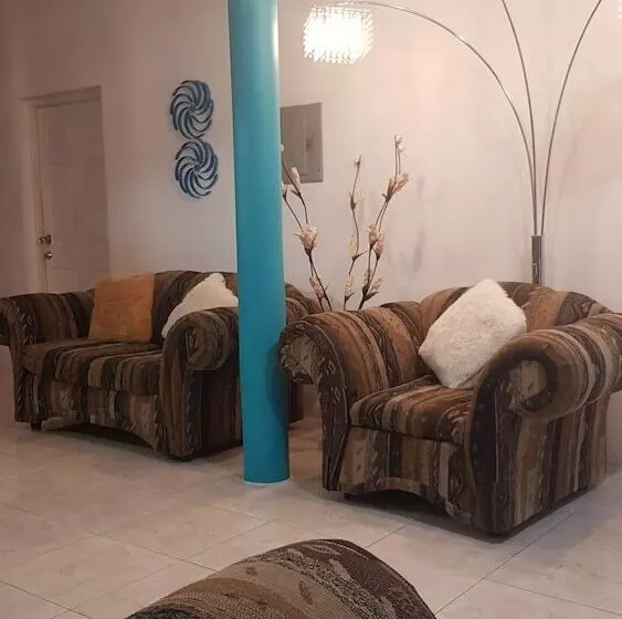 پانسیون Pat's Palace