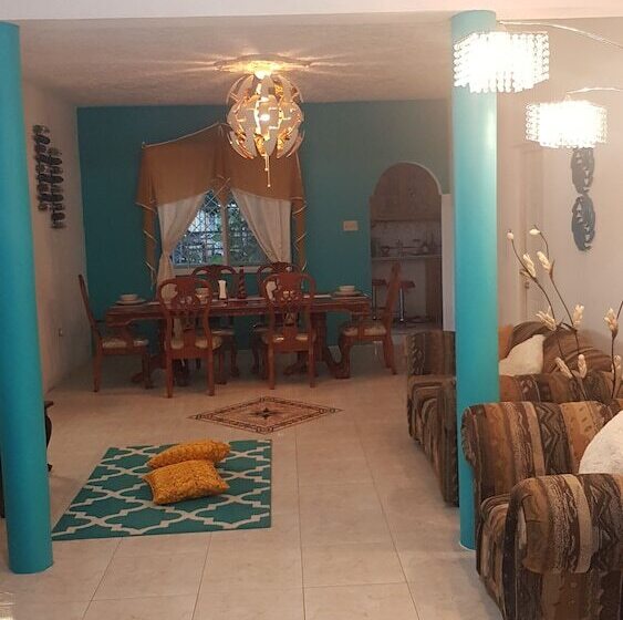 پانسیون Pat's Palace