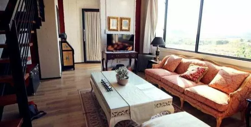 پانسیون The Advocate Suites