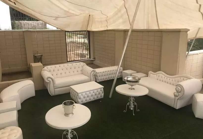 پانسیون The Advocate Suites
