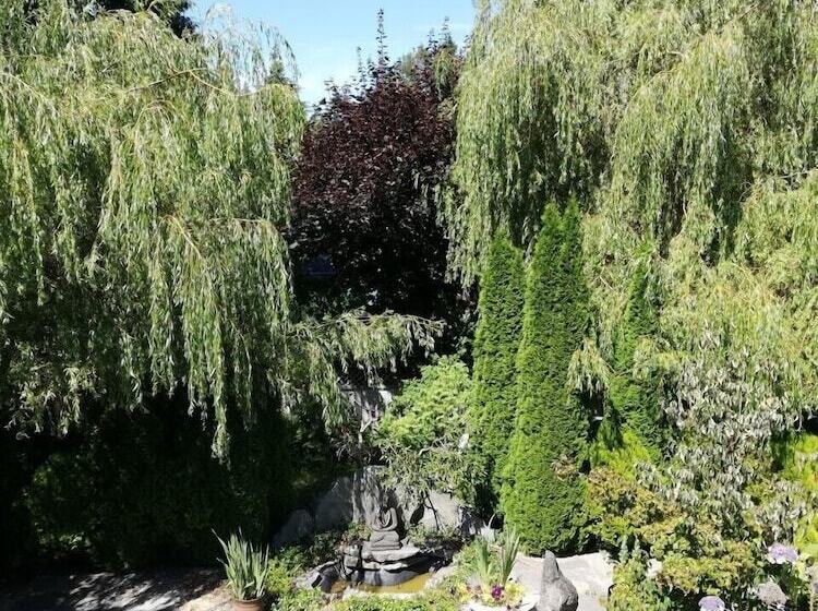 پانسیون White Rock Pacific