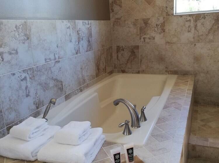 پانسیون White Rock Pacific