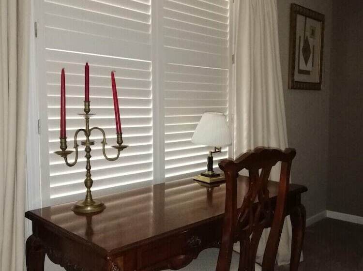 پانسیون White Rock Pacific