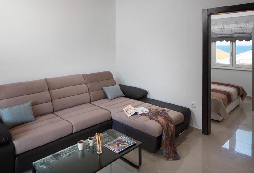 Apartments Malibu Two