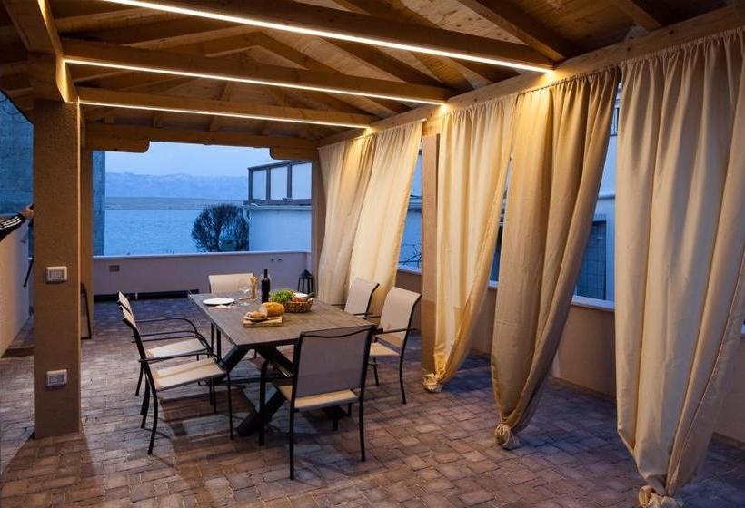 Apartments Malibu Two