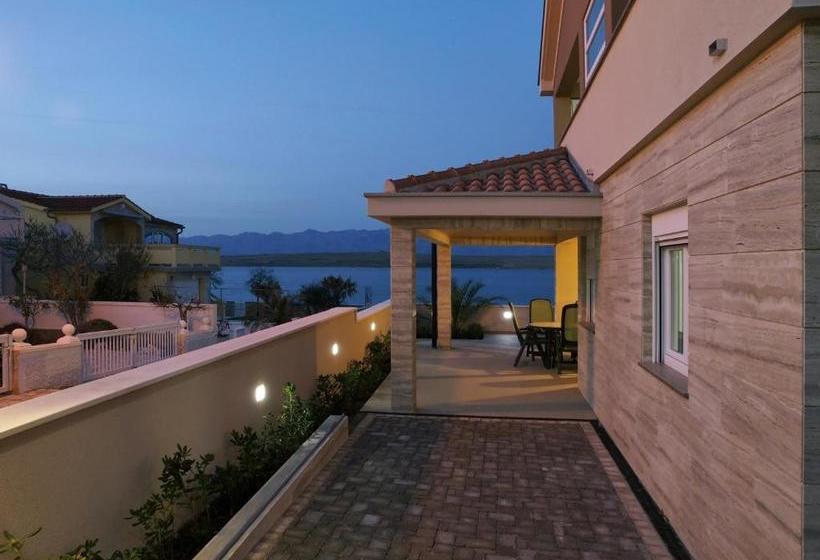 Apartments Malibu Two