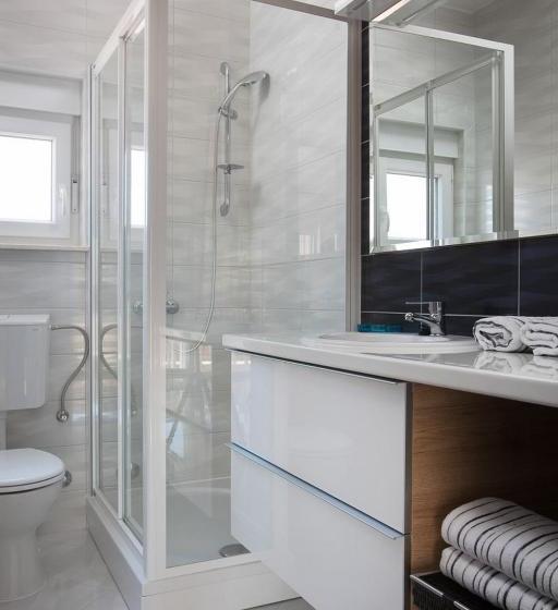 Apartments Malibu Two