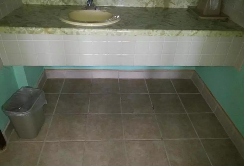 Gray Plaza Motel West Frankfort