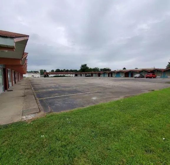 Gray Plaza Motel West Frankfort