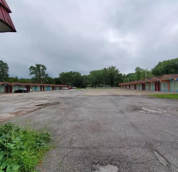 Gray Plaza Motel West Frankfort