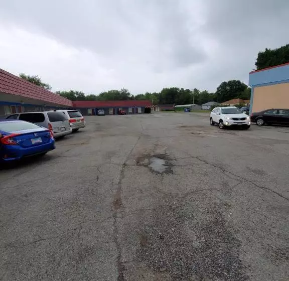 Gray Plaza Motel West Frankfort