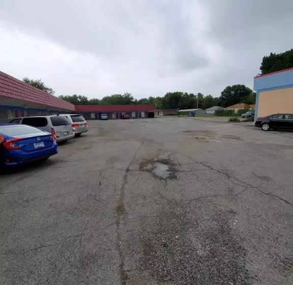 Gray Plaza Motel West Frankfort