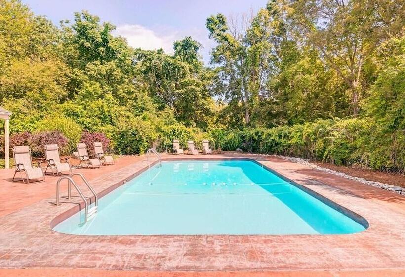 فندق Colonial Inn Seekonk