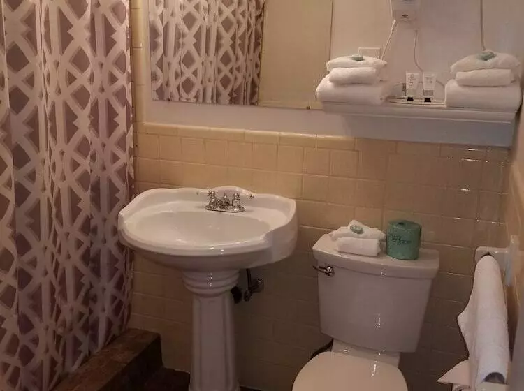 호텔 Colonial Inn Seekonk