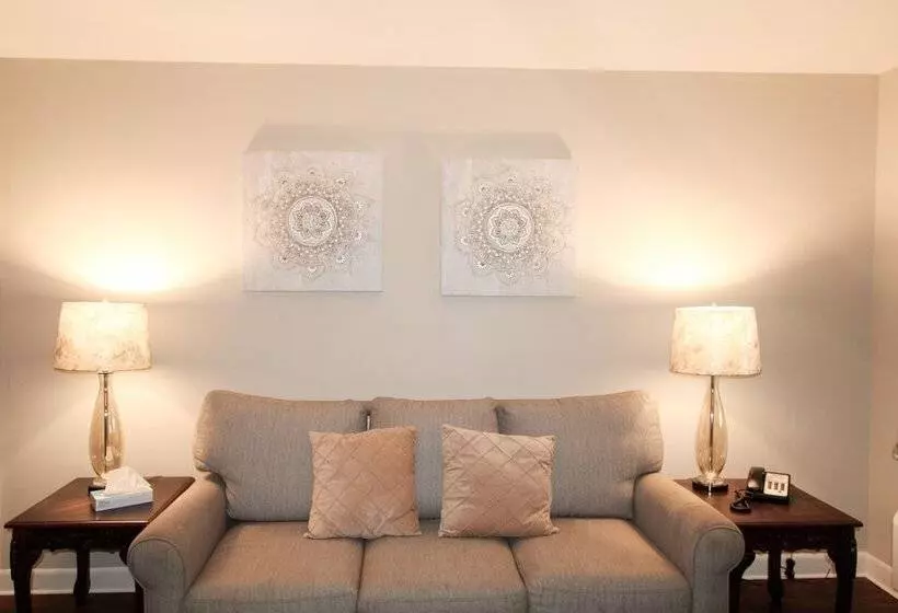 호텔 Colonial Inn Seekonk