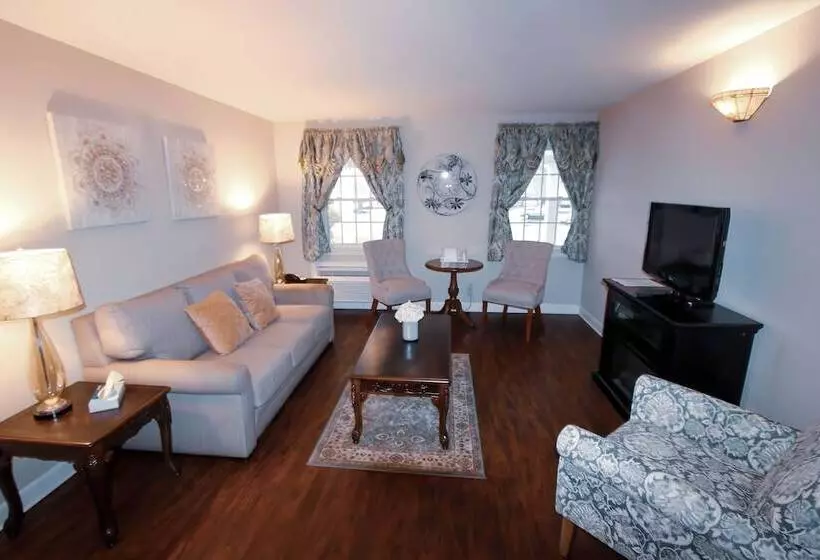 호텔 Colonial Inn Seekonk