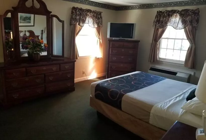 호텔 Colonial Inn Seekonk