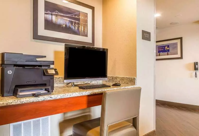 酒店 Comfort Inn & Suites Rocklin   Roseville