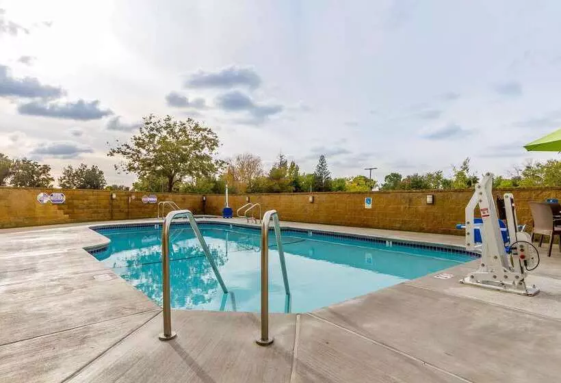 酒店 Comfort Inn & Suites Rocklin   Roseville