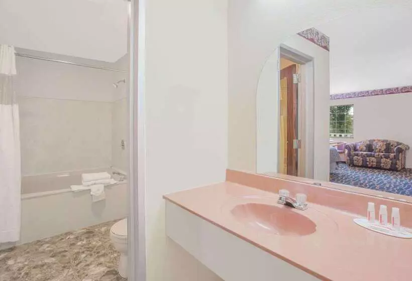 ホテル Days Inn By Wyndham Hardy