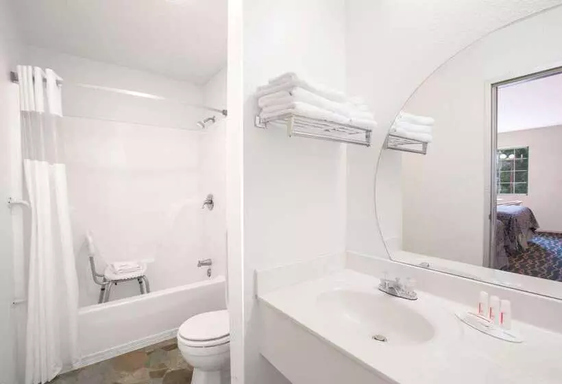 ホテル Days Inn By Wyndham Hardy