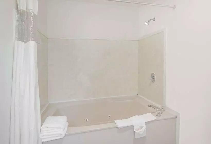 ホテル Days Inn By Wyndham Hardy