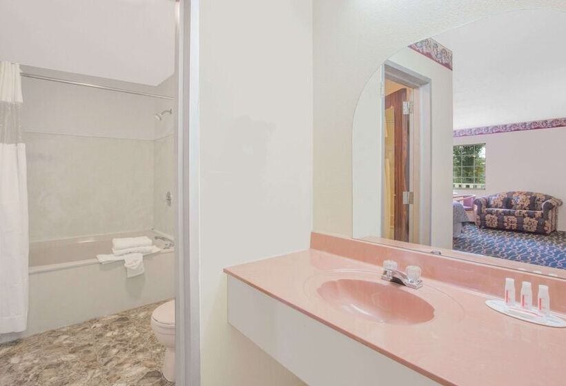 בית מלון כפרי Days Inn By Wyndham Hardy