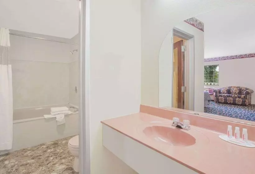 ホテル Days Inn By Wyndham Hardy