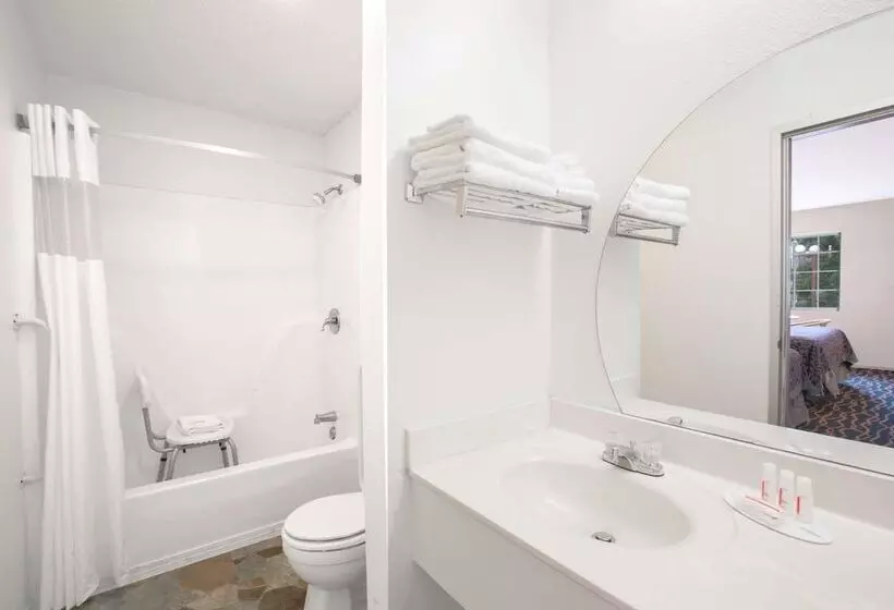 ホテル Days Inn By Wyndham Hardy