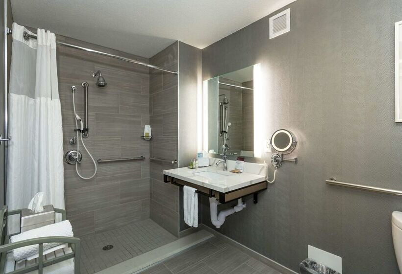 Отель Doubletree By Hilton Harrisonburg