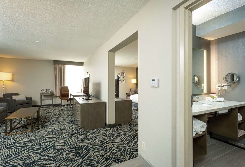 Отель Doubletree By Hilton Harrisonburg