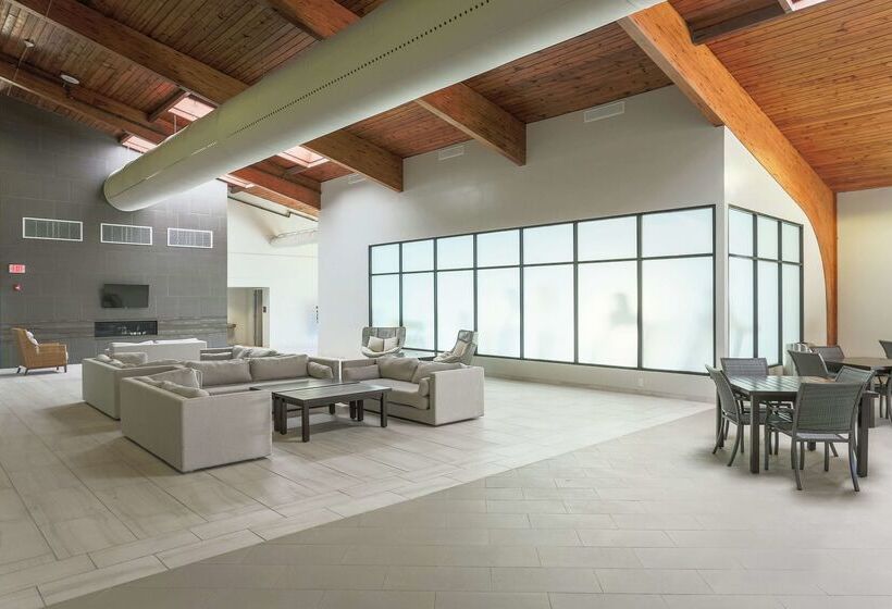 Отель Doubletree By Hilton Harrisonburg