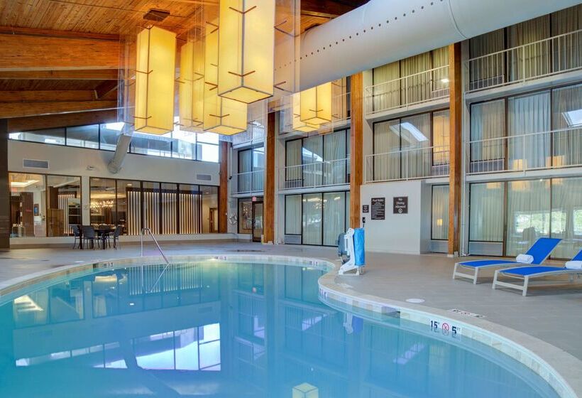 Отель Doubletree By Hilton Harrisonburg