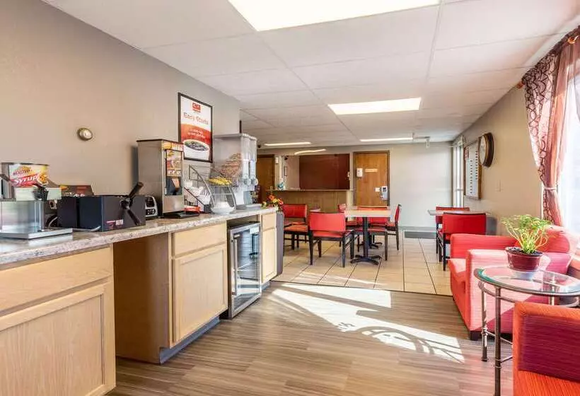 Hotelli Econo Lodge Inn & Suites