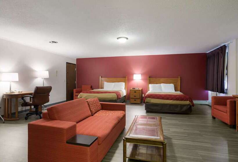 هتل Econo Lodge Inn & Suites