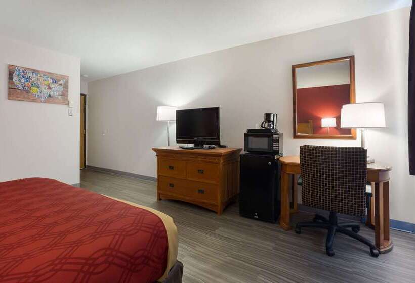 هتل Econo Lodge Inn & Suites