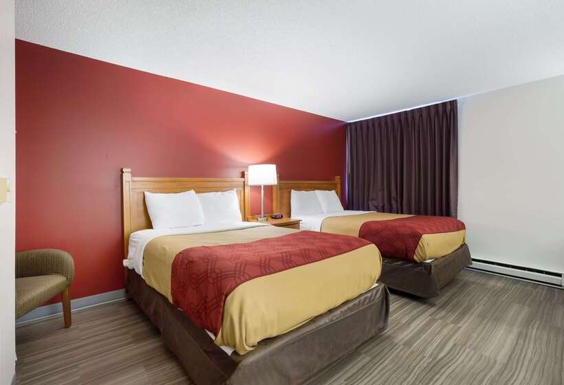 هتل Econo Lodge Inn & Suites