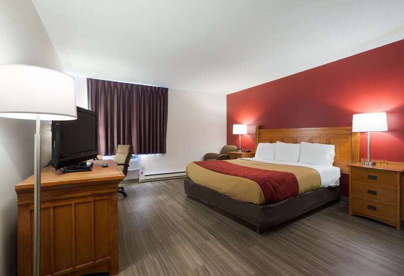 هتل Econo Lodge Inn & Suites