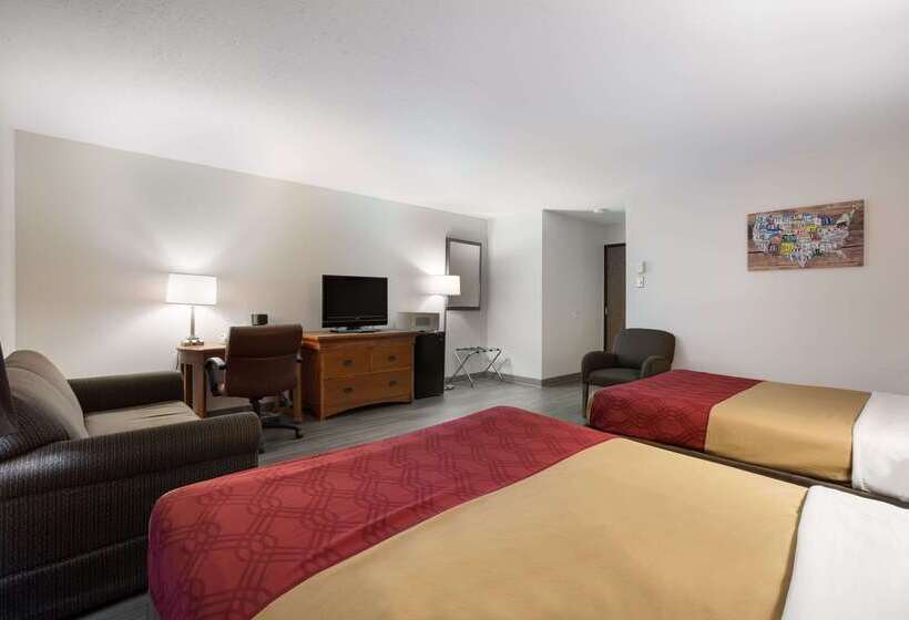 هتل Econo Lodge Inn & Suites