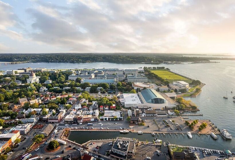 בית מלון כפרי Flag House Inn