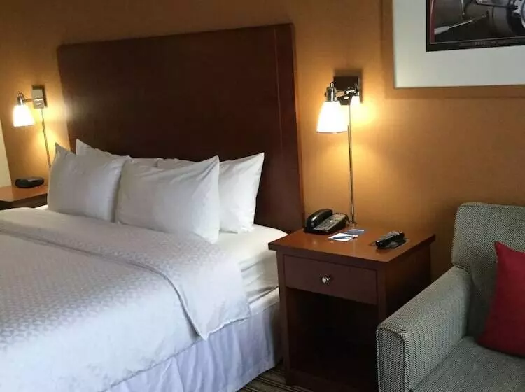 Radisson Hotel Detroit Metro Airport