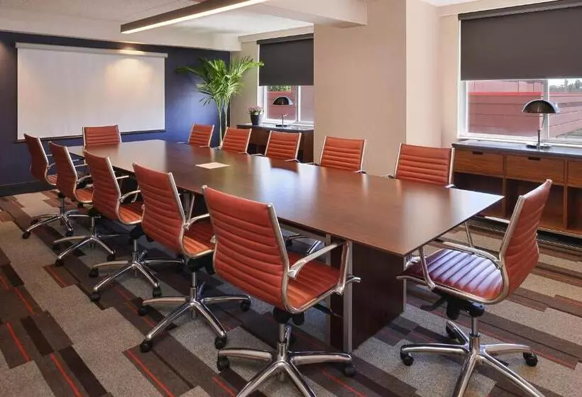 Radisson Hotel Detroit Metro Airport