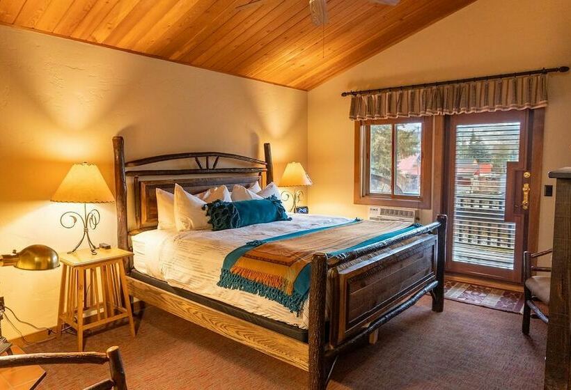 فندق Good Medicine Lodge