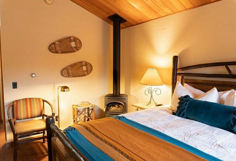 فندق Good Medicine Lodge