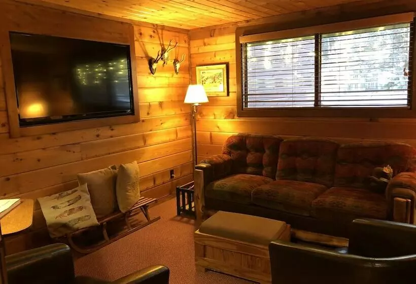 Отель Good Medicine Lodge