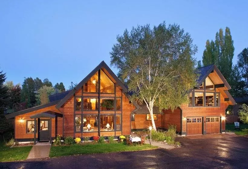 Отель Good Medicine Lodge