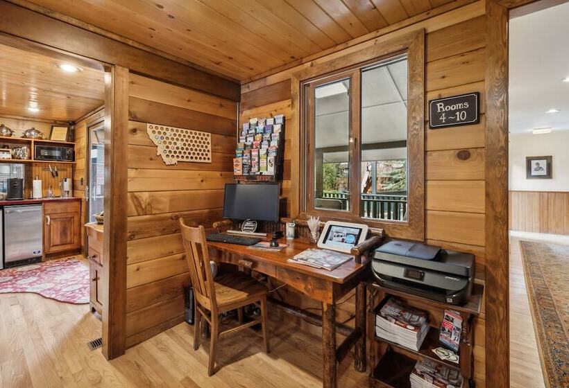 فندق Good Medicine Lodge