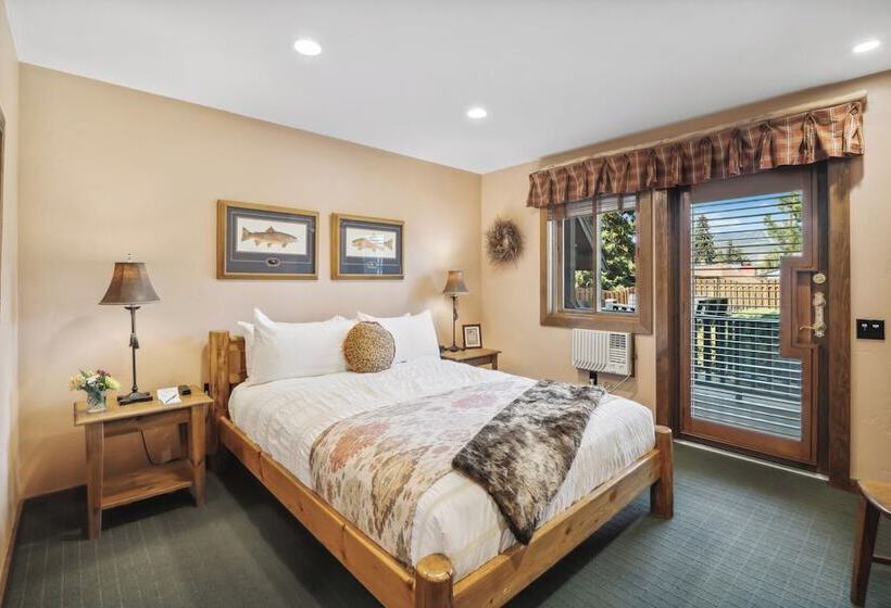 فندق Good Medicine Lodge